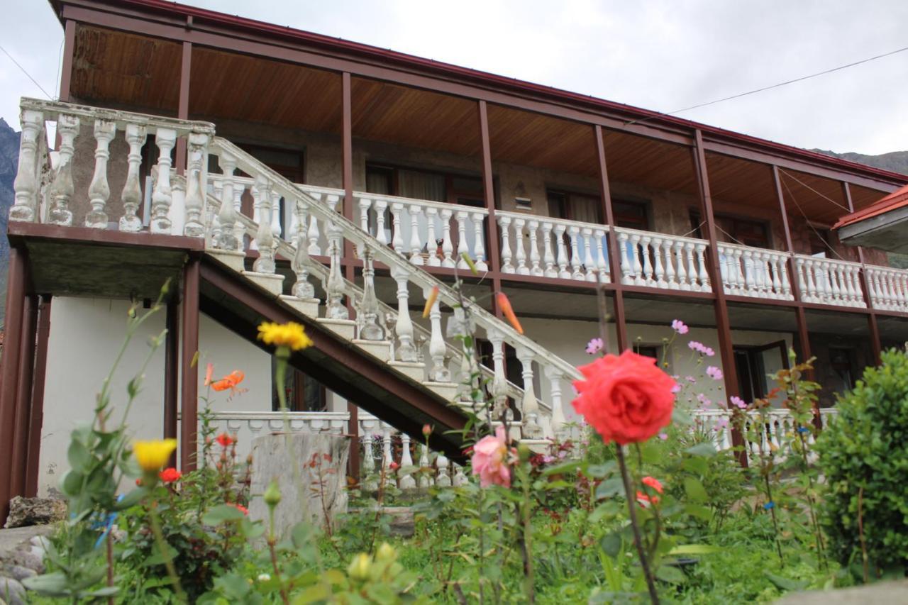 Roza Guesthouse 卡兹贝吉 外观 照片